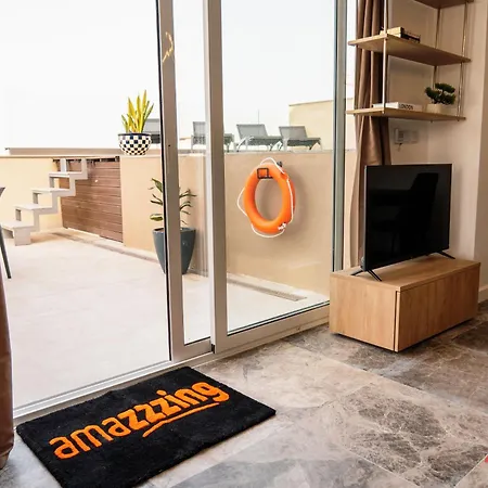 Chic Poolside In St Julians Malta Apartamento San Julián