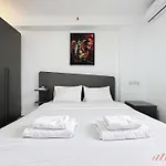 Chic Poolside In St Julians Malta Apartment *
